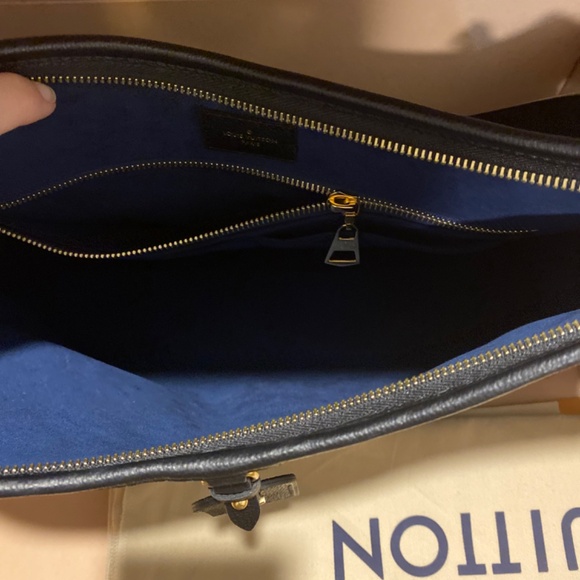 NEW Louis Vuitton Carryall MM - Picture 5 of 5